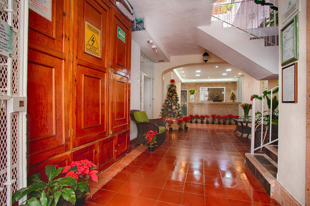 Suites Plaza Del Rio - Family Hotel Malecon Centro Пуэрто-Вальярта Экстерьер фото