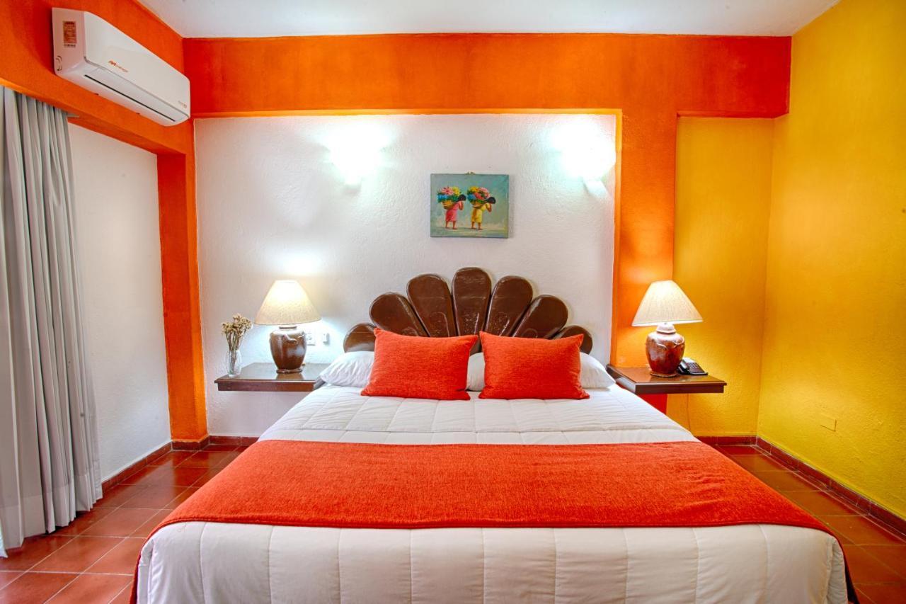 Suites Plaza Del Rio - Family Hotel Malecon Centro Пуэрто-Вальярта Экстерьер фото