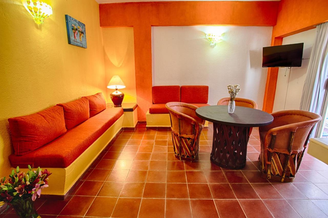 Suites Plaza Del Rio - Family Hotel Malecon Centro Пуэрто-Вальярта Экстерьер фото
