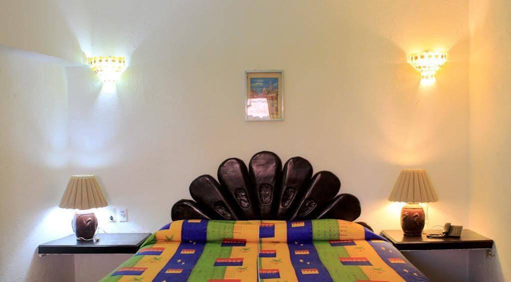 Suites Plaza Del Rio - Family Hotel Malecon Centro Пуэрто-Вальярта Экстерьер фото