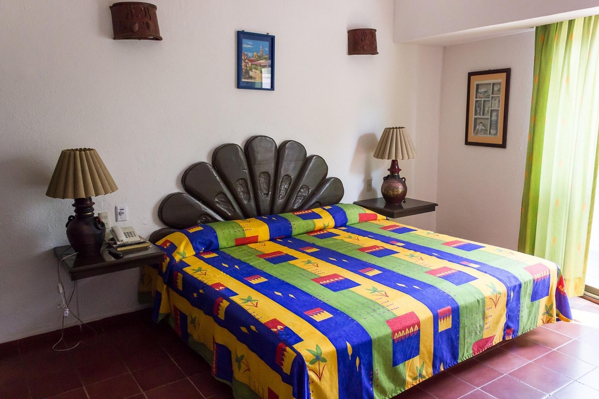 Suites Plaza Del Rio - Family Hotel Malecon Centro Пуэрто-Вальярта Экстерьер фото