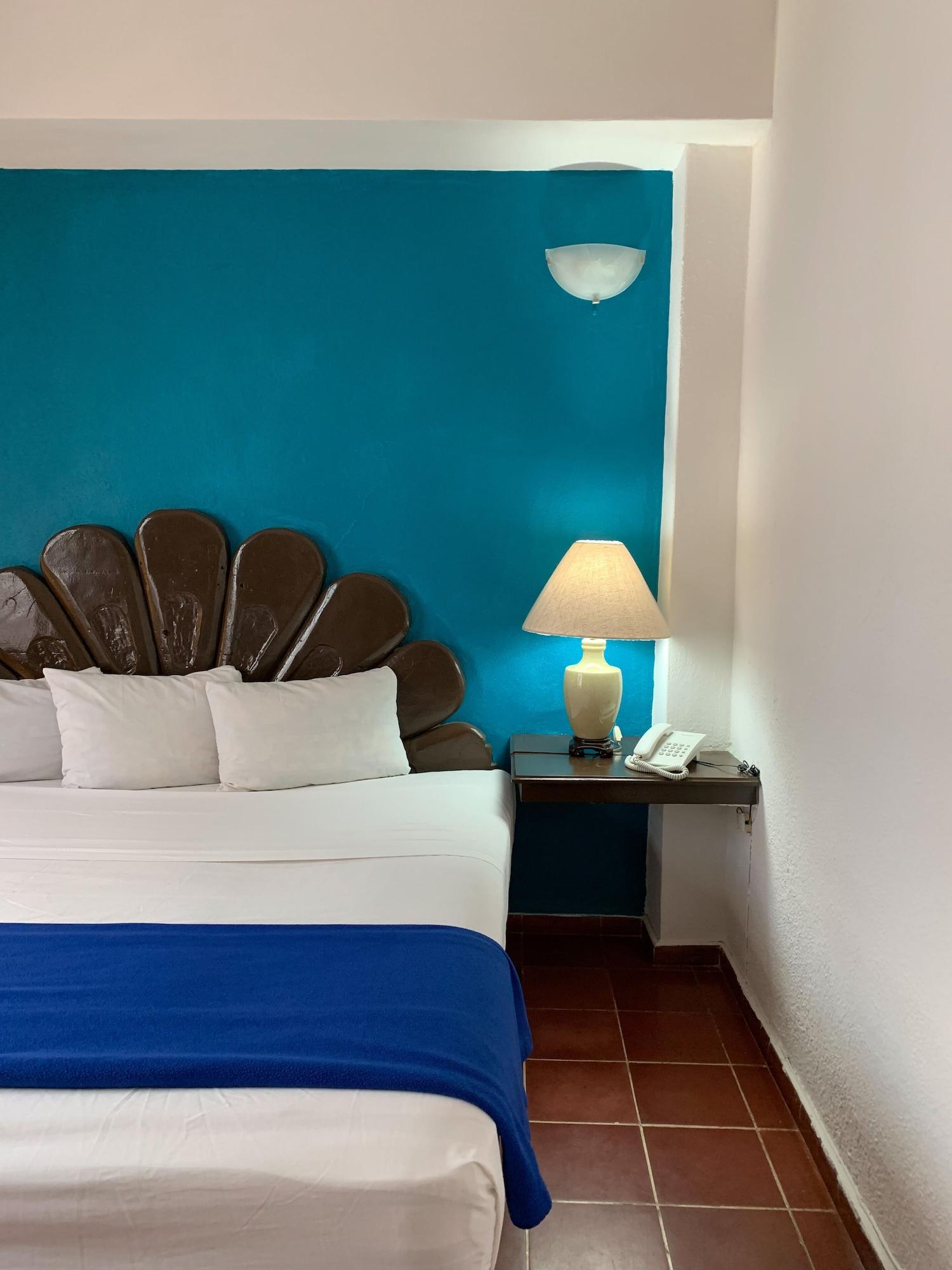Suites Plaza Del Rio - Family Hotel Malecon Centro Пуэрто-Вальярта Экстерьер фото