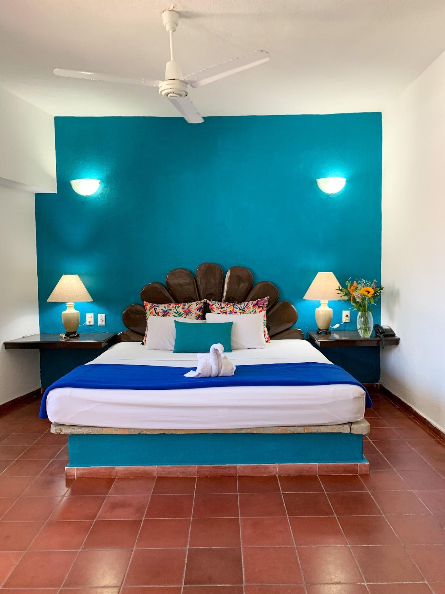 Suites Plaza Del Rio - Family Hotel Malecon Centro Пуэрто-Вальярта Экстерьер фото
