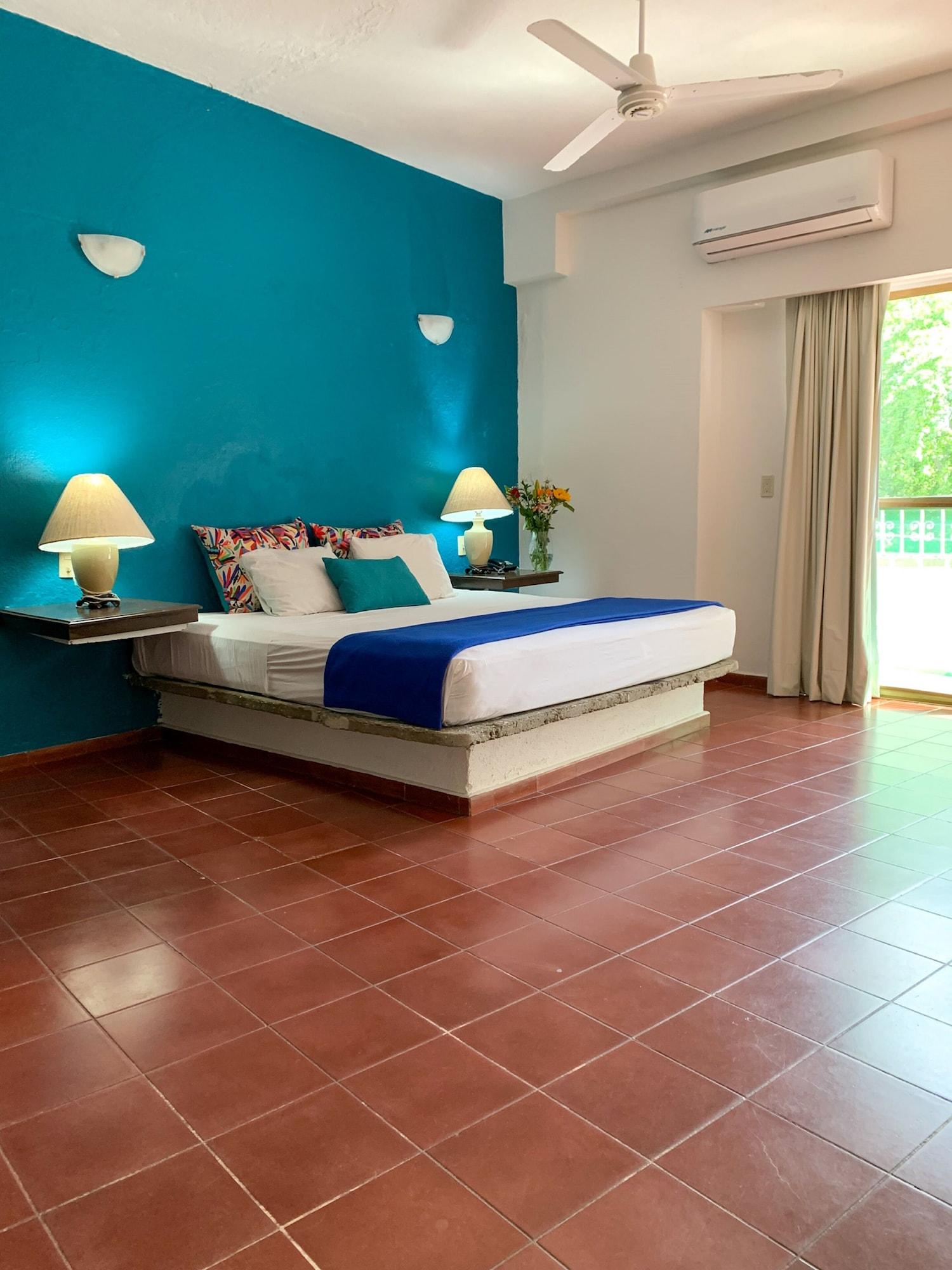 Suites Plaza Del Rio - Family Hotel Malecon Centro Пуэрто-Вальярта Экстерьер фото