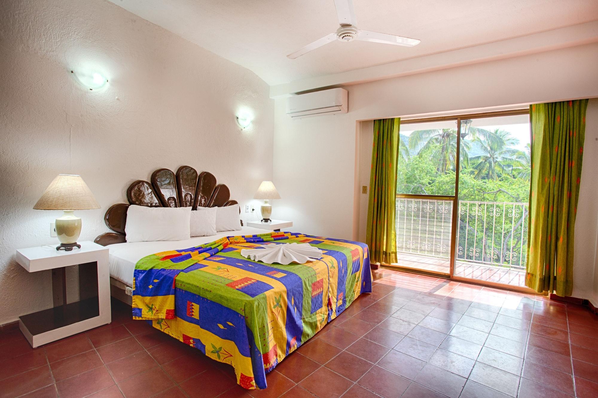 Suites Plaza Del Rio - Family Hotel Malecon Centro Пуэрто-Вальярта Экстерьер фото