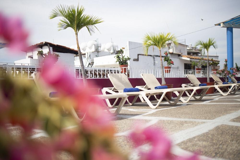 Suites Plaza Del Rio - Family Hotel Malecon Centro Пуэрто-Вальярта Экстерьер фото