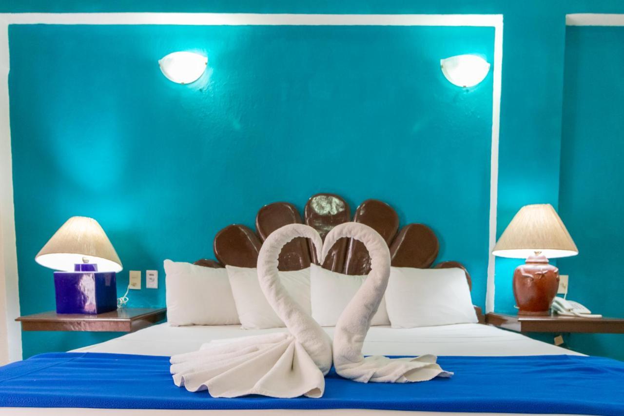 Suites Plaza Del Rio - Family Hotel Malecon Centro Пуэрто-Вальярта Экстерьер фото