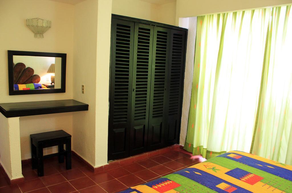 Suites Plaza Del Rio - Family Hotel Malecon Centro Пуэрто-Вальярта Экстерьер фото