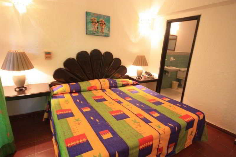 Suites Plaza Del Rio - Family Hotel Malecon Centro Пуэрто-Вальярта Экстерьер фото